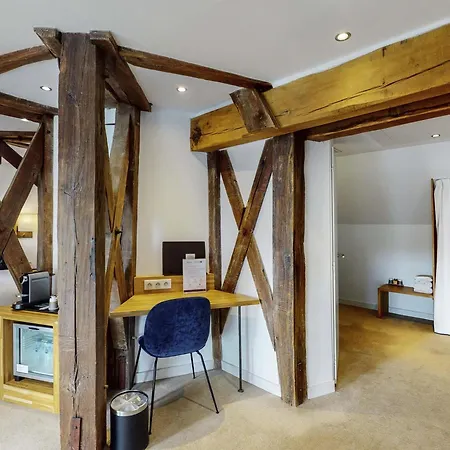 Mercure Centre Hotel 4*