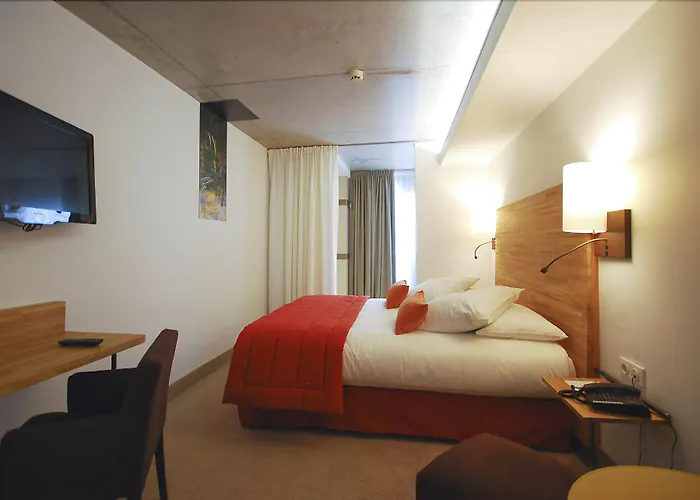 Отель Mercure Centre Пуатье