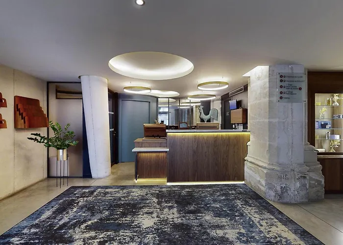 Mercure Centre Hotel 4*