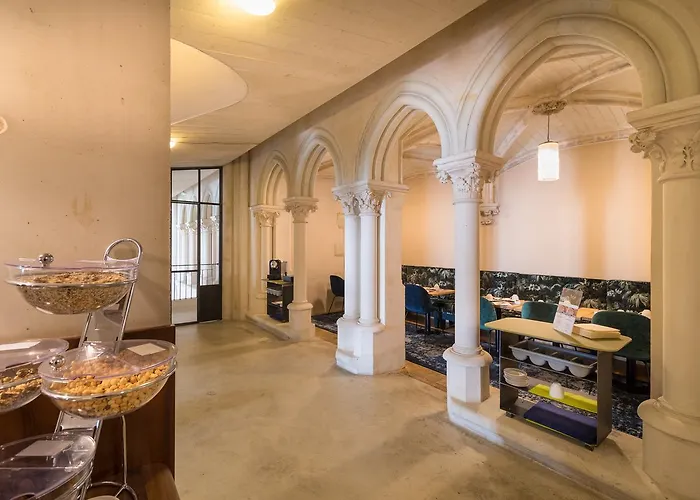 Mercure Centre Hotel 4*